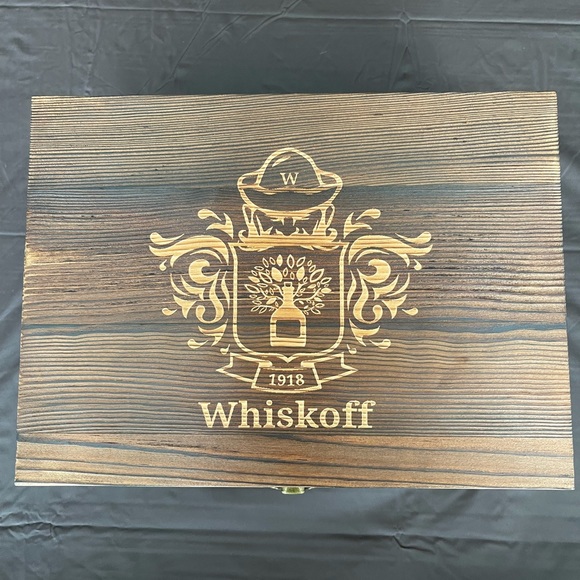 Whiskey Set - Picture 2 of 4